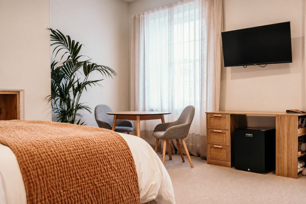 Dusty Suite, Oak & Anchor Hotel, Port Fairy